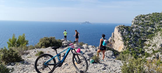 Calanques expert e-mountain bike tour from Cassis